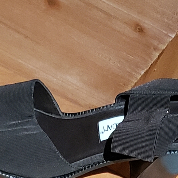 Shoes - Picture 3 of 8